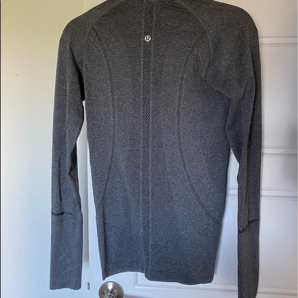 Lululemon Half Zip Pullover - Picture 4 of 4